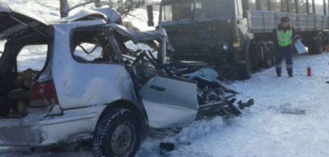 Восемь человек, включая двоих детей, погибли в ДТП под Красноярском