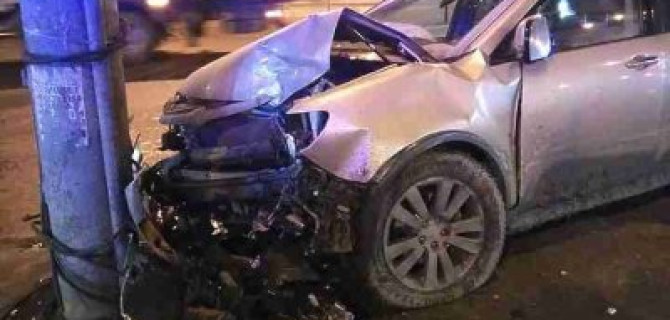 Два человека пострадали в ночном ДТП в Екатеринбурге