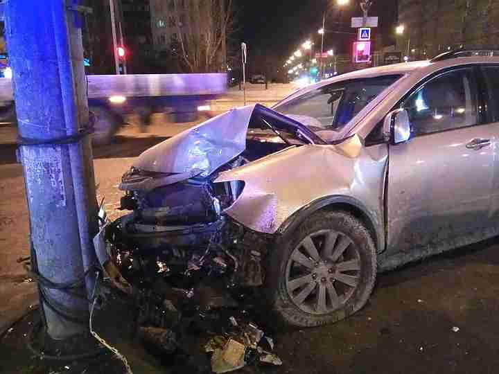 Два человека пострадали в ночном ДТП в Екатеринбурге (3)