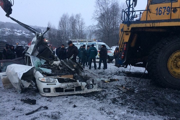 Два человека погибли в ДТП с БелАЗом в Новокузнецке