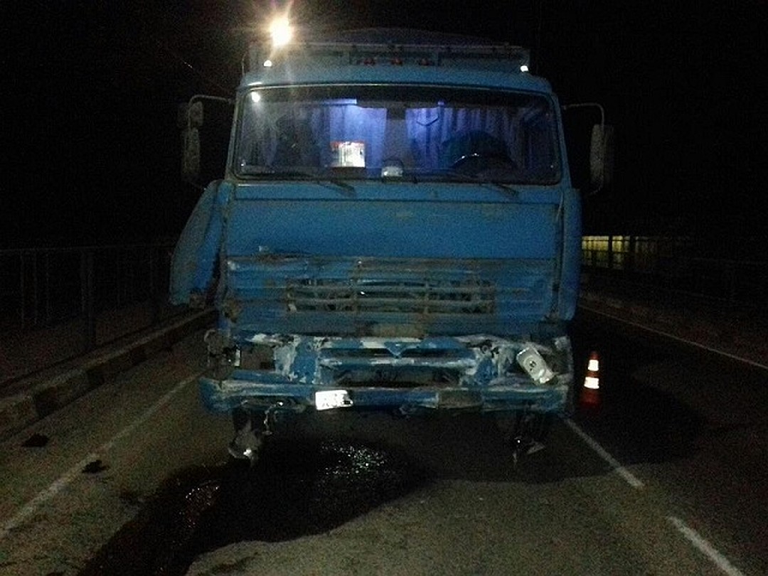 На Кубани в ДТП с КамАЗом погиб человек (2)