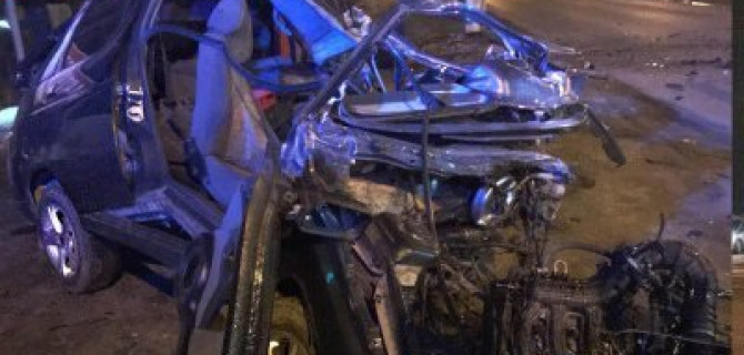 В Магнитогорске автомобиль врезался в столб: водитель погиб