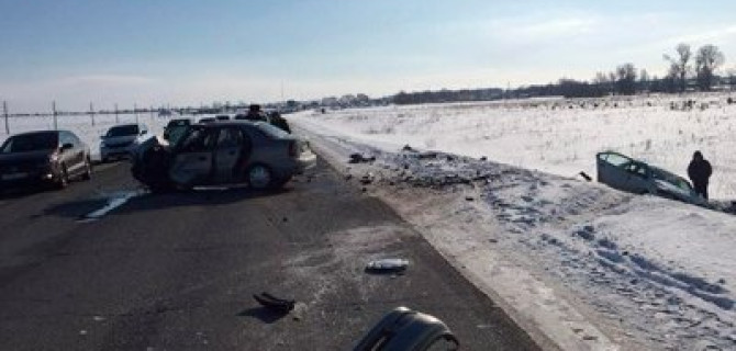 В лобовом ДТП на трассе Дюртюли-Нефтекамск погибла женщина