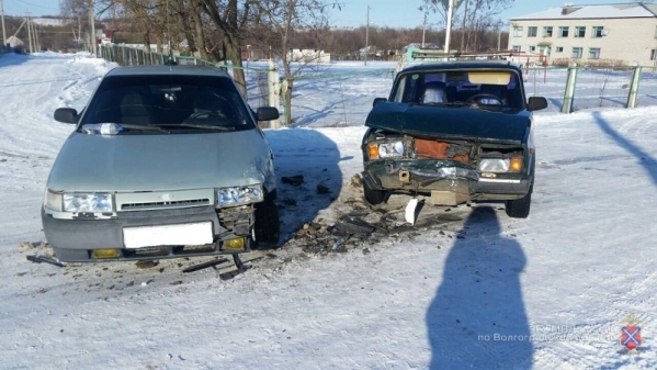 Под Волгоградом по вине пьяного водителя пострадали женщина и ребенок