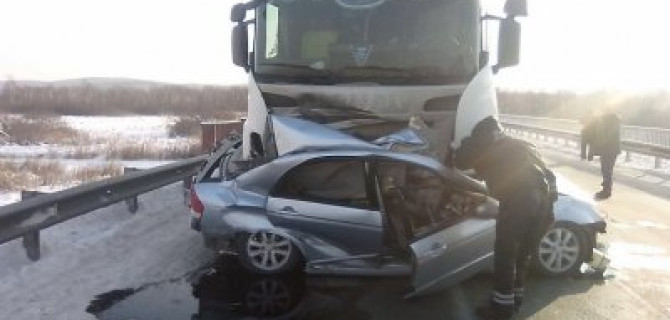 Два человека погибли в массовом ДТП под Миассом