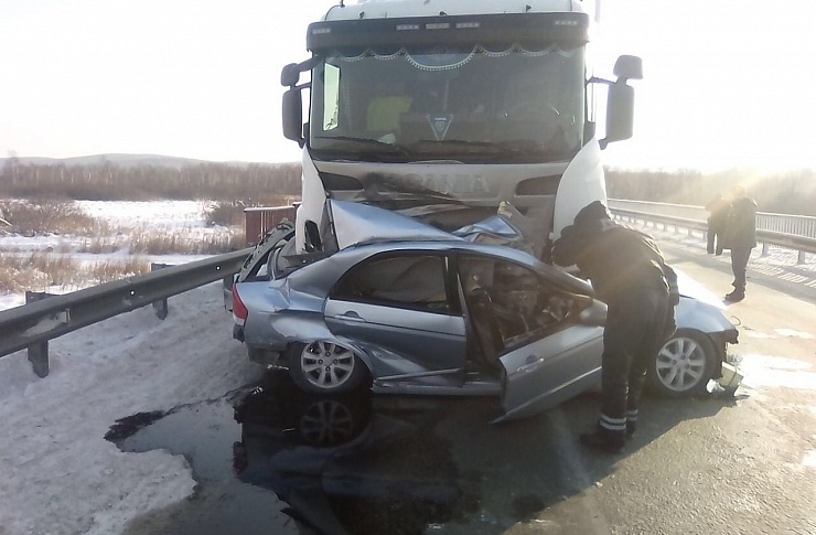 Два человека погибли в массовом ДТП под Миассом