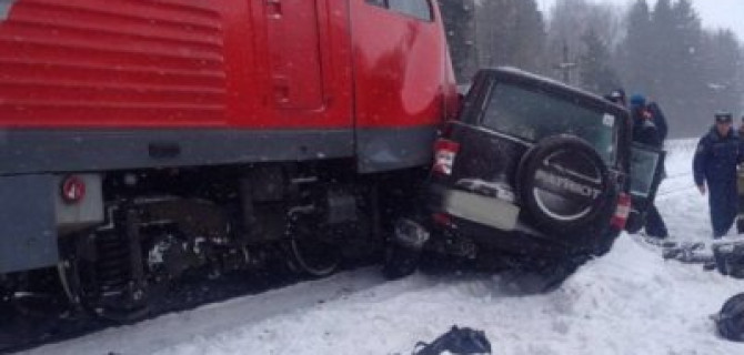Четыре человека погибли в ДТП на переезде в Брянской области