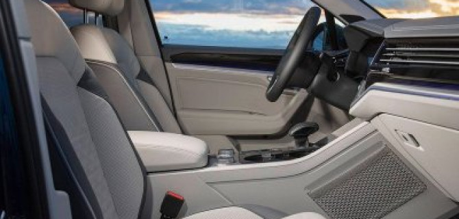 Опубликованы фото салона обновленного кроссовера Volkswagen Touareg