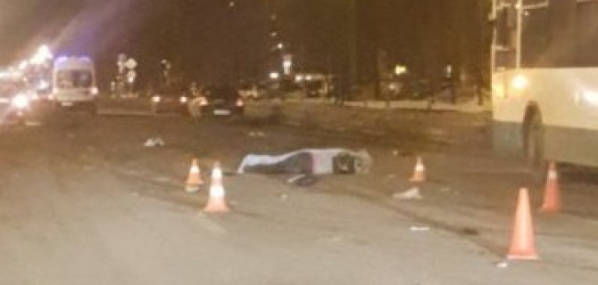 В Петербурге водитель насмерть сбил женщину