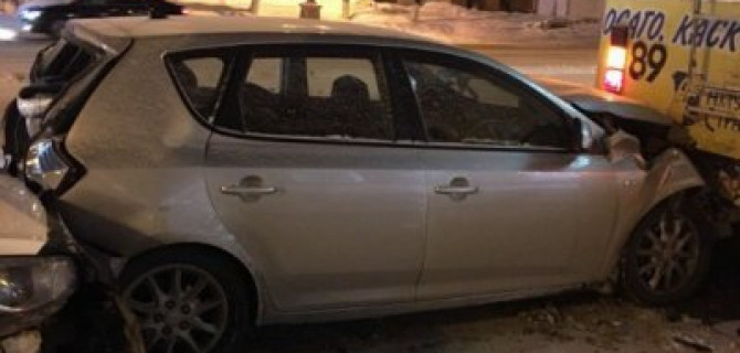 В Кемерове произошло массовое ДТП с троллейбусом