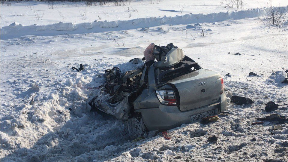 Под Сызранью столкнулись «Гранта», ВАЗ и грузовик – погиб человек (1)