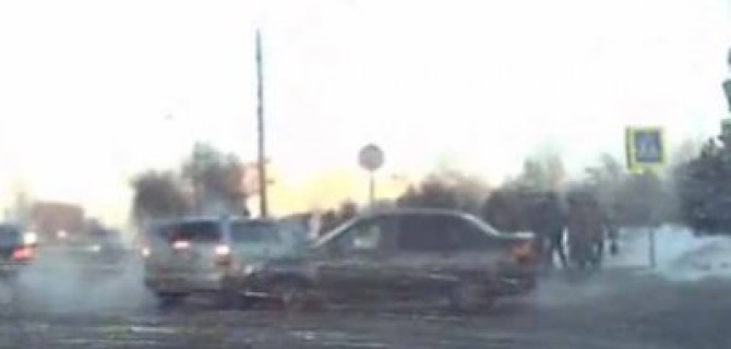 В Рыбинске автомобиль влетел в толпу людей