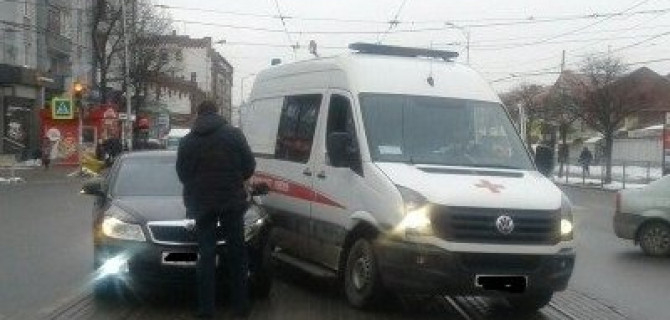 В Калининграде «скорая помощь» попала в ДТП