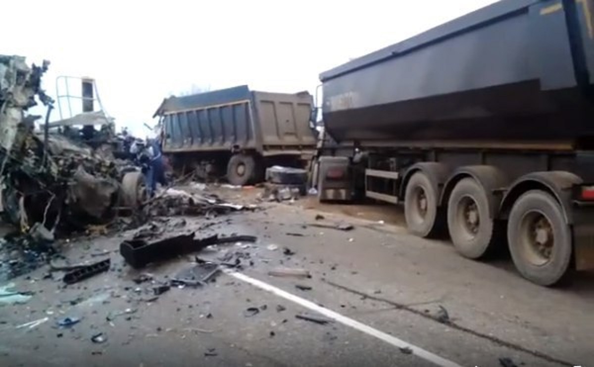 В ДТП с грузовиками на Кубани погибли два человека (1)