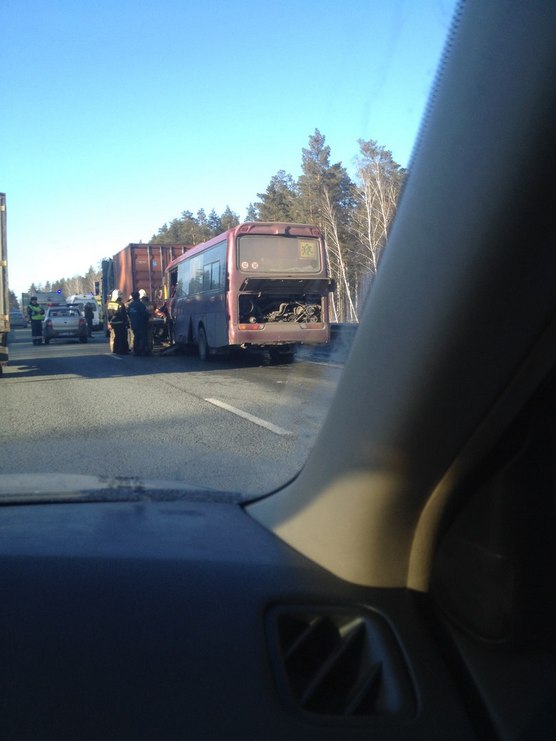 Рейсовый  автобус попал в ДТП в Алтайском крае