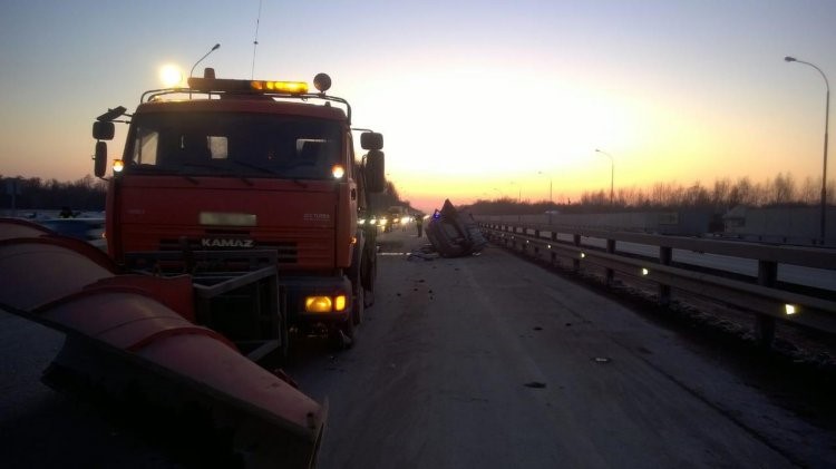 В Уфе в ДТП со снегоуборочным КамАЗом погибла 20-летняя девушка (2)