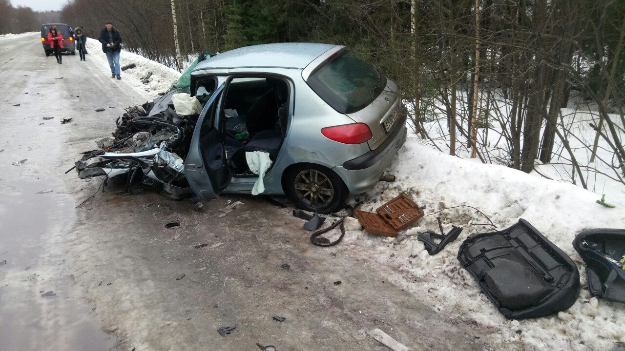 В ДТП с лесовозом пострадал человек (1)