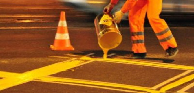 Новый дорожный ГОСТ: "Раскрасили желтым и синим, заставляли ругаться матом"