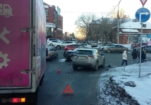 Три человека пострадали в ДТП в Омске (2)