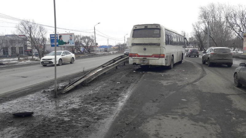 В Челябинске автобус насмерть сбил мужчину