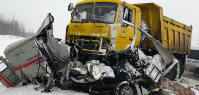 В ДТП в Нефтеюганском районе погибли четыре человека