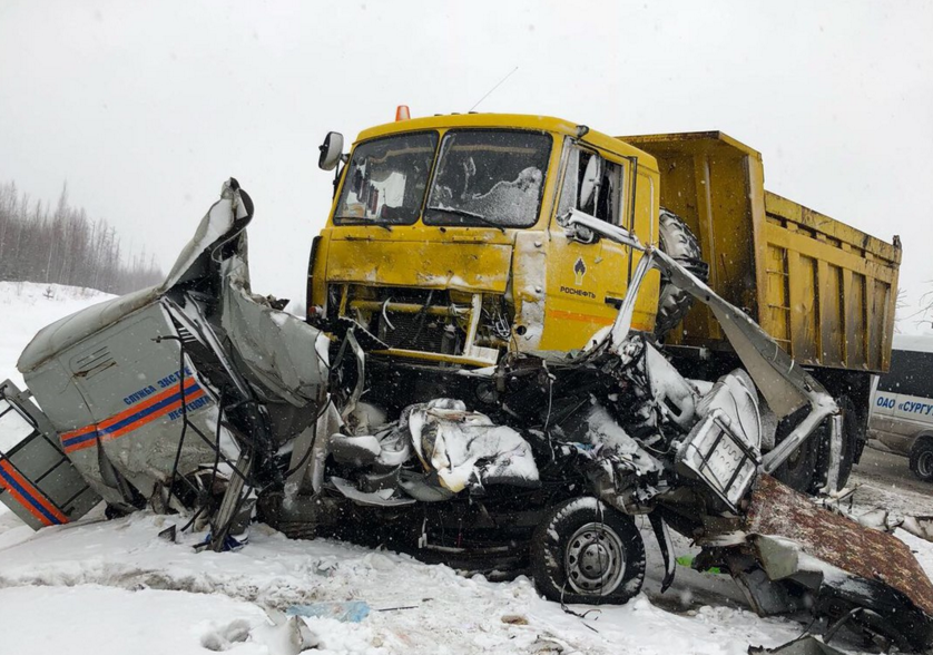 В ДТП в Нефтеюганском районе погибли четыре человека
