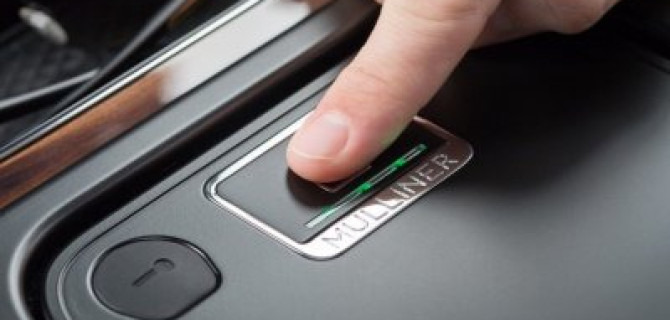 В ​Bentley Bentayga вмонтируют сейф, который открывается пальцем