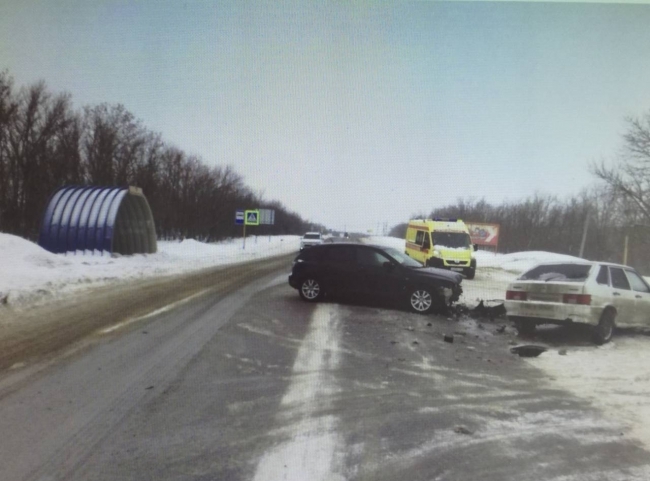 Три человека пострадали в ДТП под Саратовом (2)