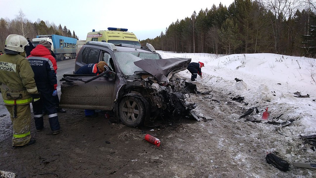 Водитель иномарки погиб в ДТП в Свердловской области (2)