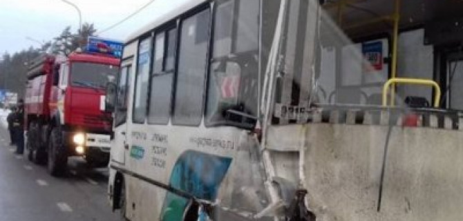 Пять человек пострадали в ДТП с автобусом в Тосненском районе Ленобласти