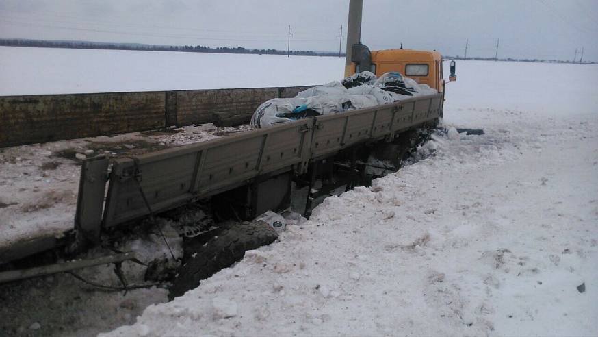 Пассажирка «Лады» погибла в ДТП в Марксовском районе Саратовской области (2)
