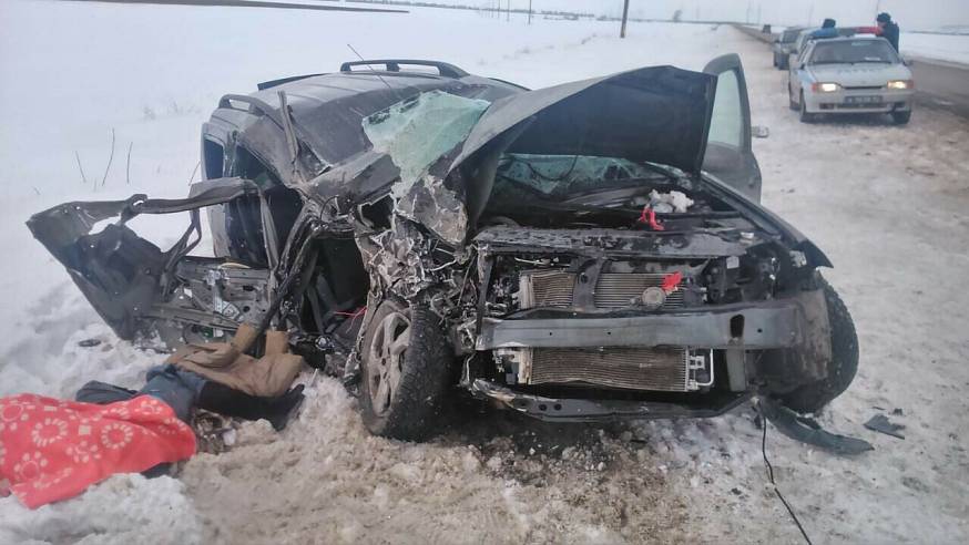 Пассажирка «Лады» погибла в ДТП в Марксовском районе Саратовской области (3)