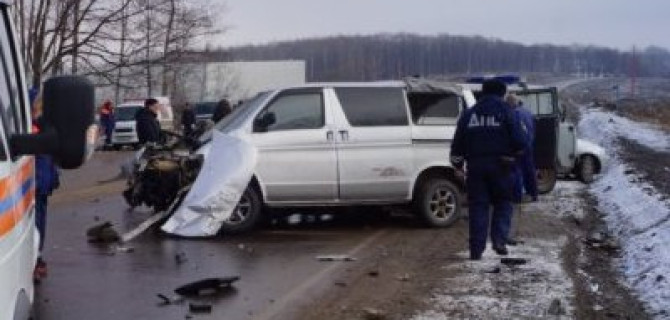 Один человек погиб в ДТП с грузовиком под Хабаровском