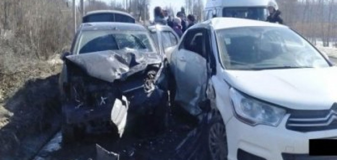 Четверо, включая ребенка, пострадали в ДТП в Тульской области