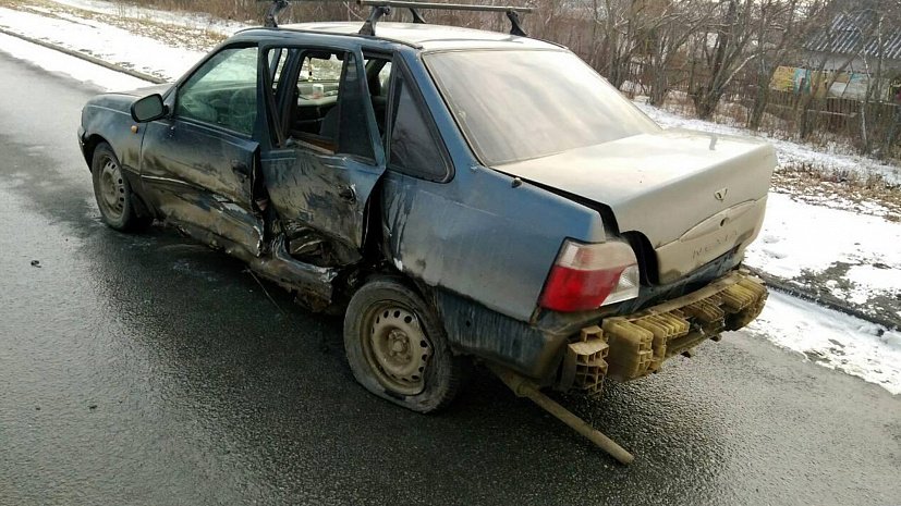 Женщина и ребенок пострадали в массовом ДТП в Челябинске (1)