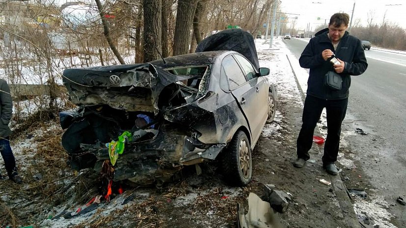 Женщина и ребенок пострадали в массовом ДТП в Челябинске (4)