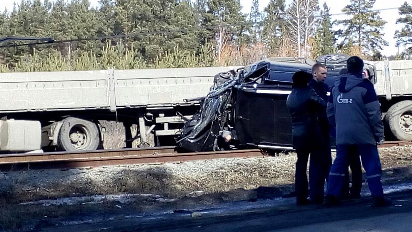 Отец и дочь погибли в ДТП с большегрузом в Троицком районе (3)