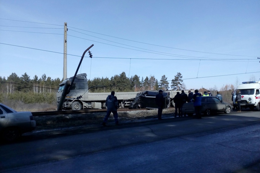 Отец и дочь погибли в ДТП с большегрузом в Троицком районе (2)