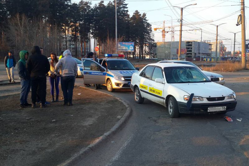 В Ангарске пьяный водитель сбил двух женщин и скрылся