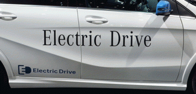 Профсоюзы бьют тревогу: из-за моды на электромобили сотрудники автокомпаний теряют работу