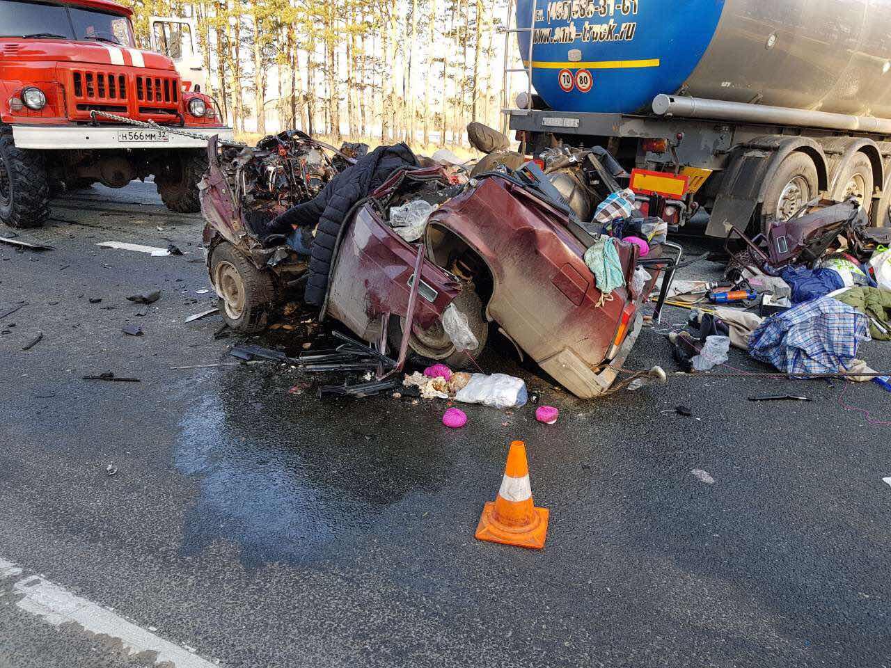 Два человека погибли в ДТП с бензовозом под Почепом (2)