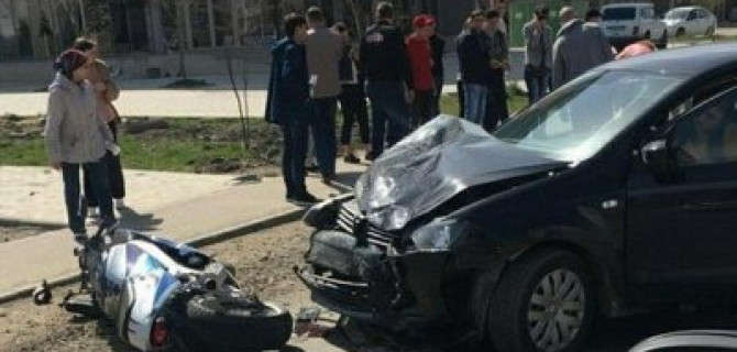 В Краснодаре в ДТП пострадали мотоциклист с пассажиркой