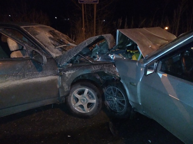 В ДТП в Златоусте пострадали семь человек (2)