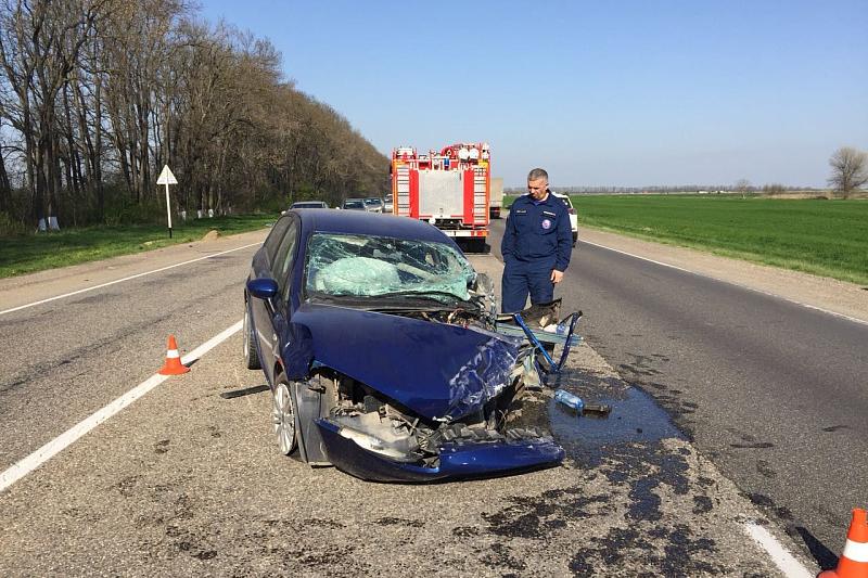 Под Краснодаром произошло массовое ДТП с автобусом (1)