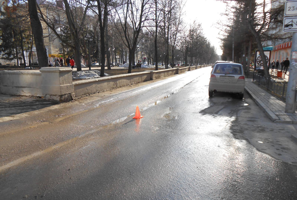 В Башкирии женщина-водитель сбила двух школьниц и скрылась (1)
