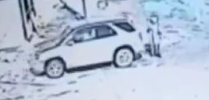 Под Якутском внедорожник трижды переехал пенсионерку