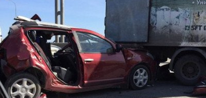 Женщина-водитель тяжело пострадала в ДТП на КАД