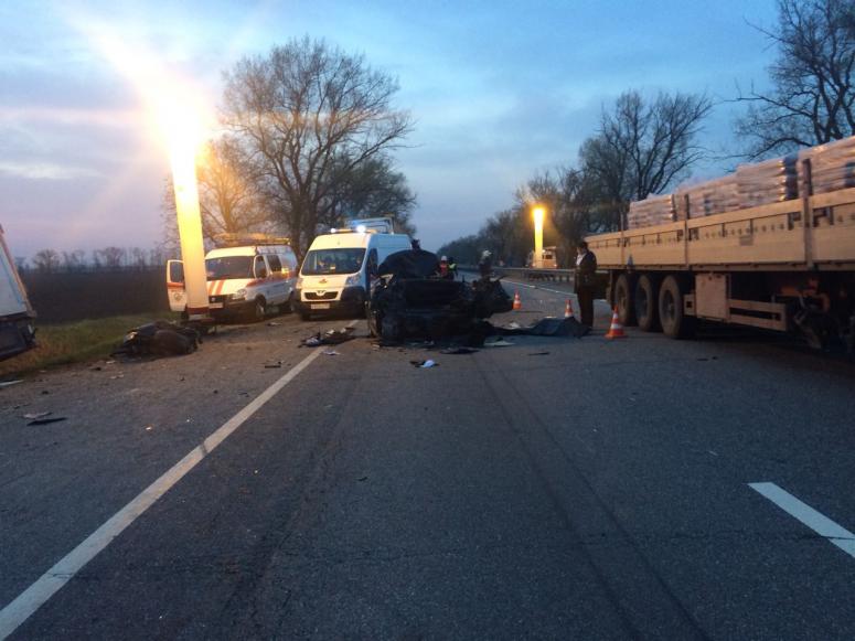 На Кубани в массовом ДТП погиб человек (2)