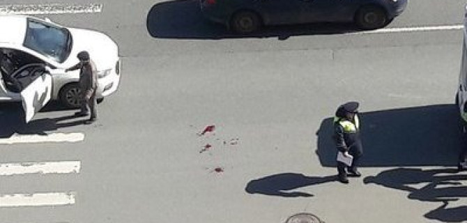 В Петербурге на переходе сбили двух пешеходов