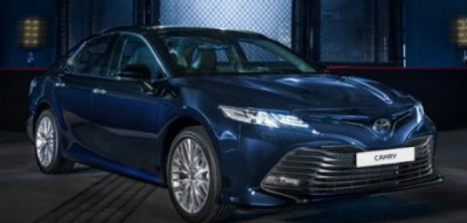 Новая Toyota Camry доехала до российских дилеров